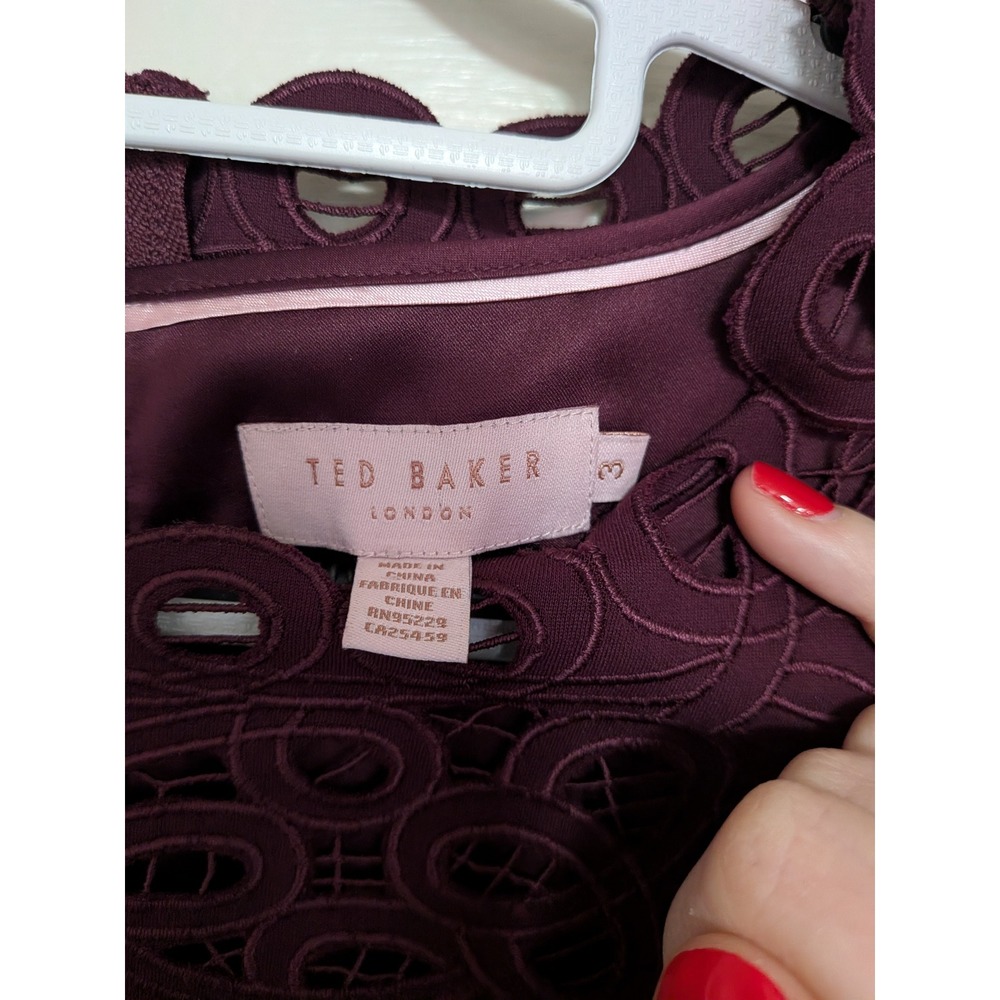 Ted Baker Verita Burgundy Laser Cut Scalloped Sheath Dress Size 3/US 8 - Picture 4 of 10